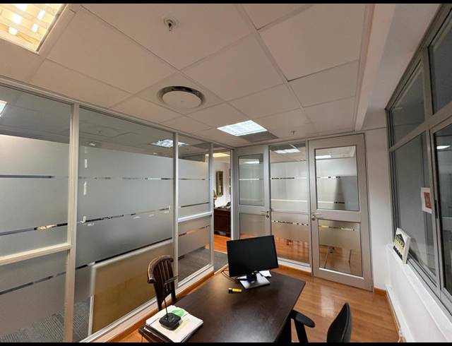105M² OFFICE TO LET IN CLAREMONT